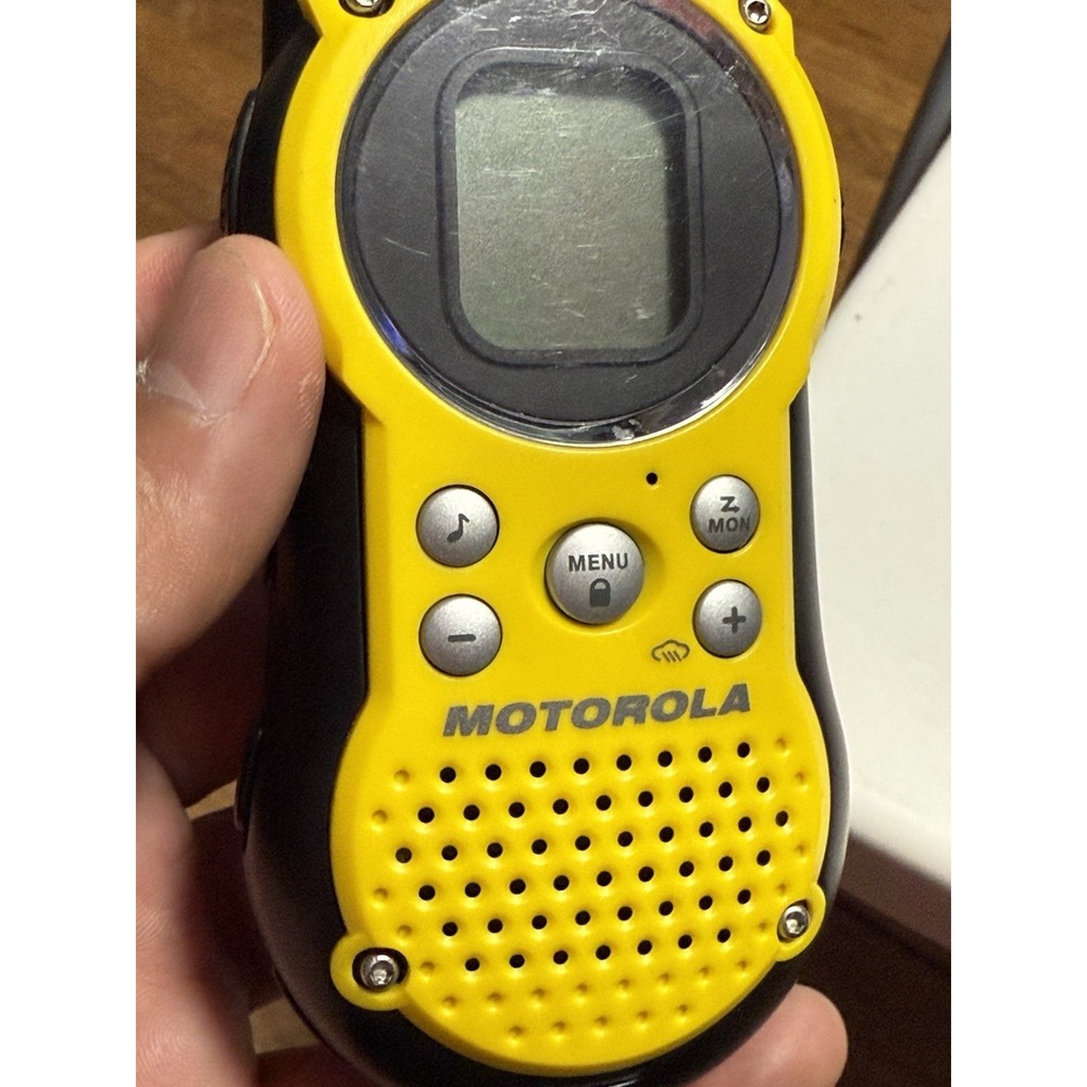 Motorola T9500XLR Walkie-Talkie, W/battery No Charger